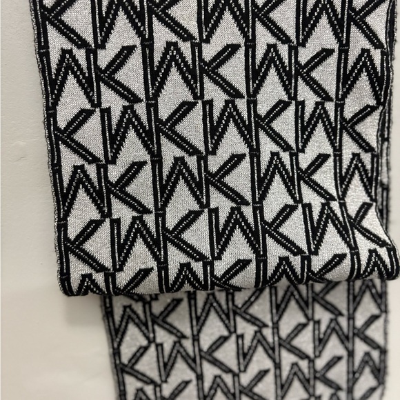 Michael Kors Monochrome Logo Scarf - Picture 5 of 9